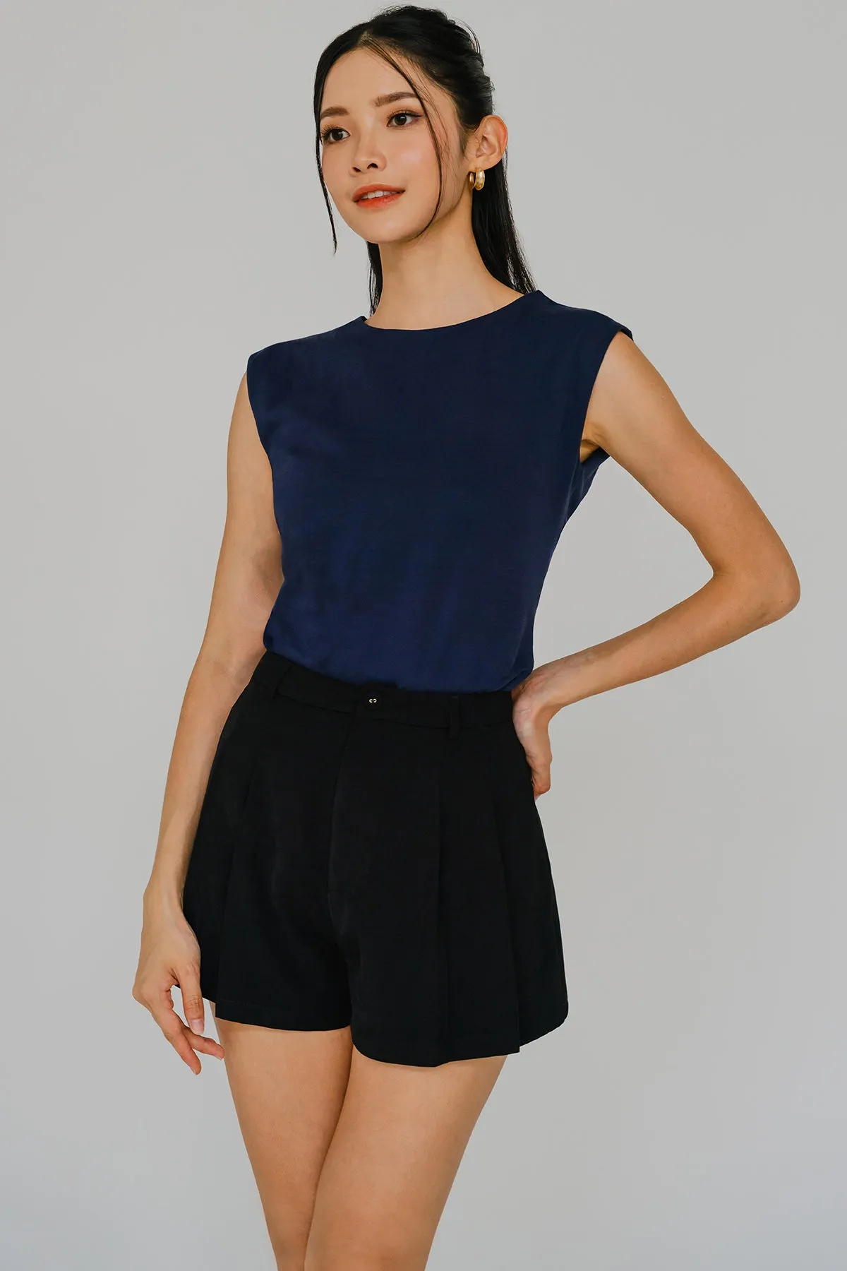 All-Rounder Pleat Shorts (Black)