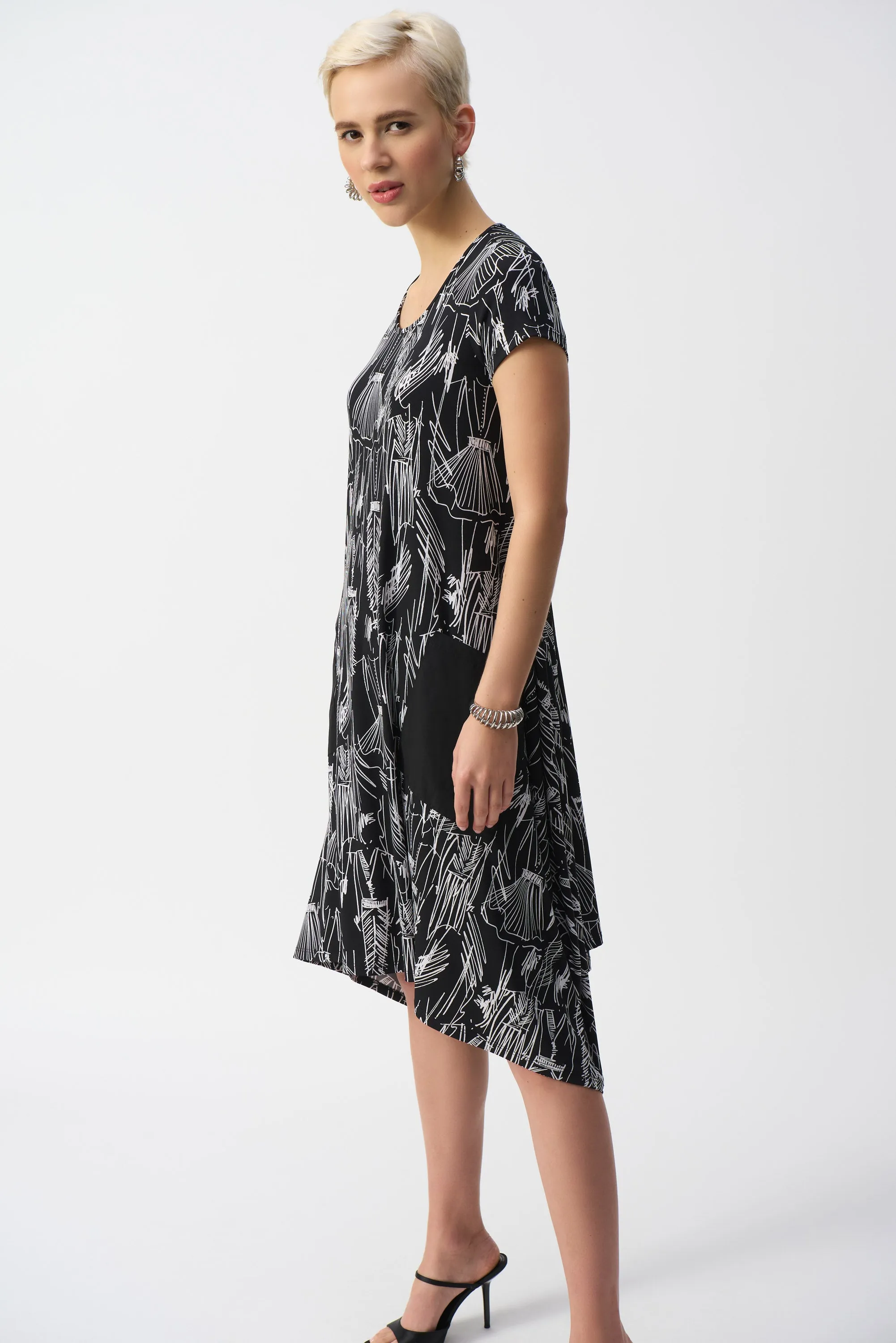 FASHION PRINT DRESS WITH MEMORY POCKETS