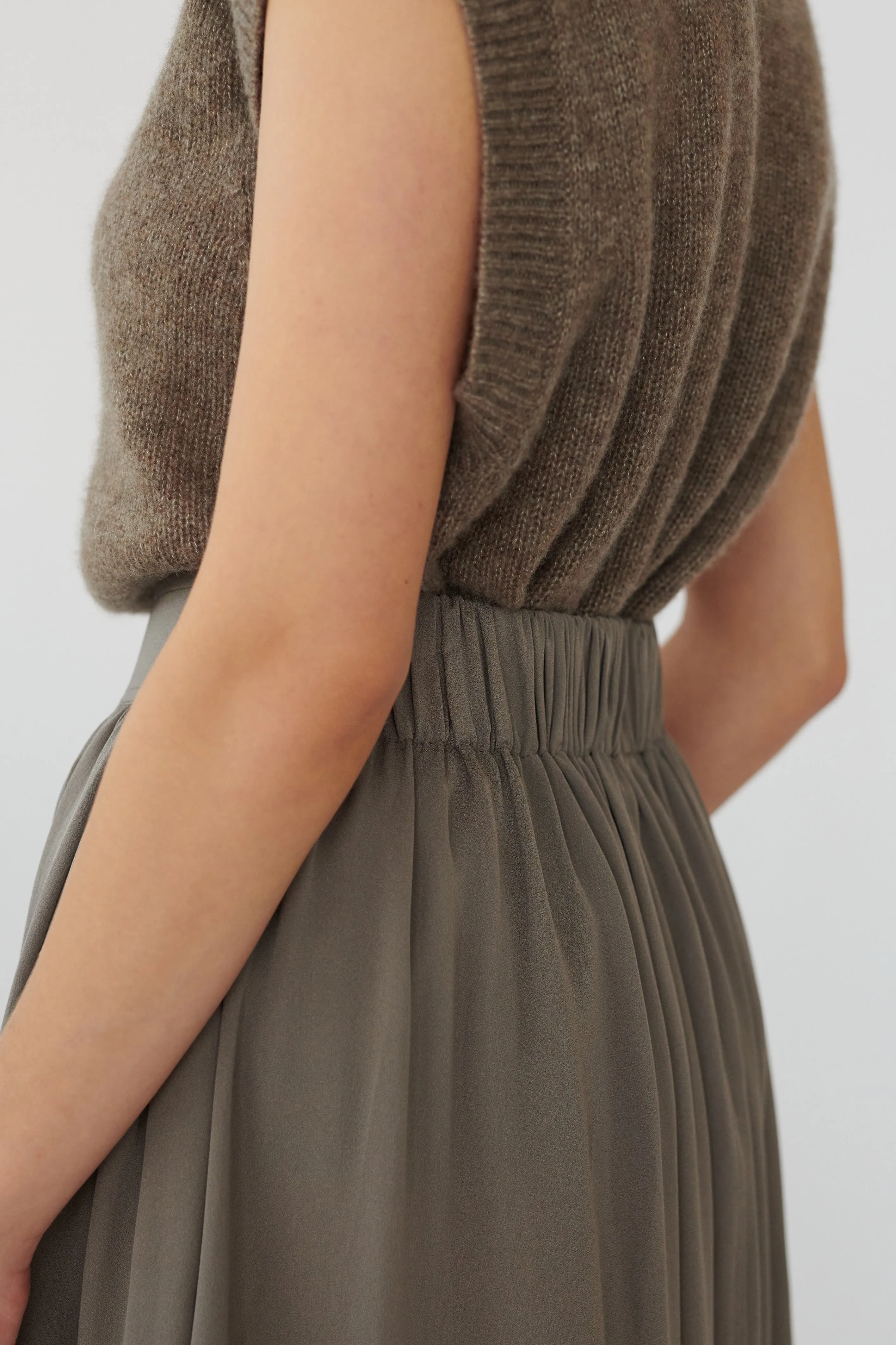 ISECAIA SKIRT - DARK TAUPE - SILK