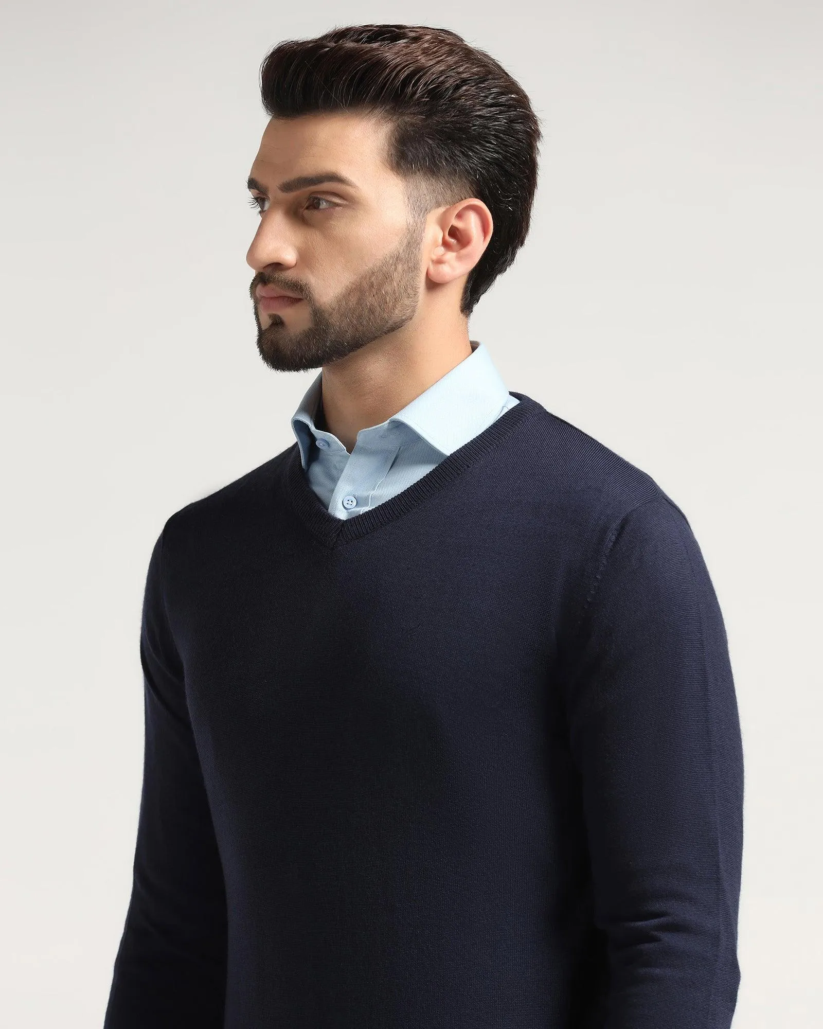 V-Neck Navy Solid Sweater - Rosin